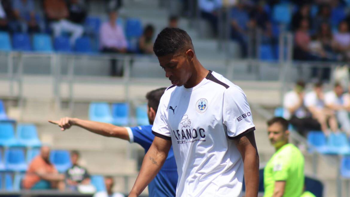 L’Atlètic Lleida deixa escapar un avantatge de 0-2 davant d’un gran Badalona que va de menys a més, i empata a l’últim suspir
